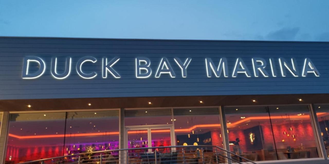 Duck Bay Hotel & Restaurant بالّوتْشْ المظهر الخارجي الصورة